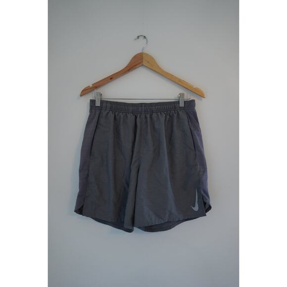 Nike Dry Fit Grey Shorts Size Large - Picture 1 of 3